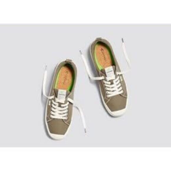 Cariuma OCA Low Burnt Sand Canvas Sneakers Shoes Mens 8.5 Womens 10 Lace Up